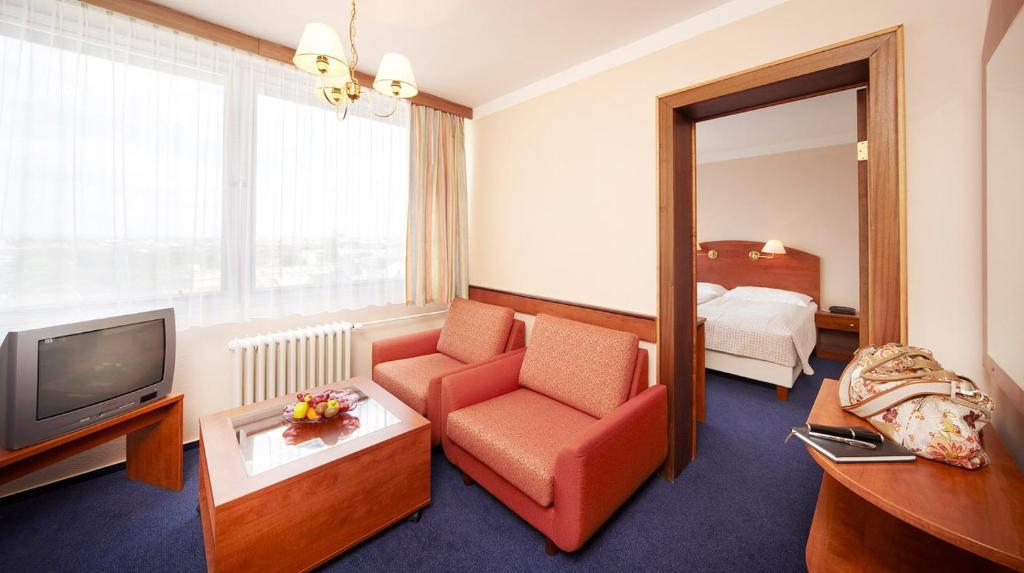 Hotel Cernigov Hradec Králové Exteriör bild